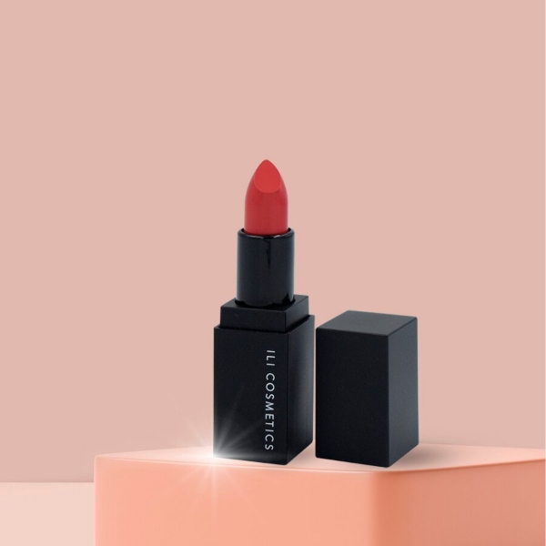 Κοραλλί κραγιόν Coral Bliss με velvet matte τελείωμα της ILI Cosmetics